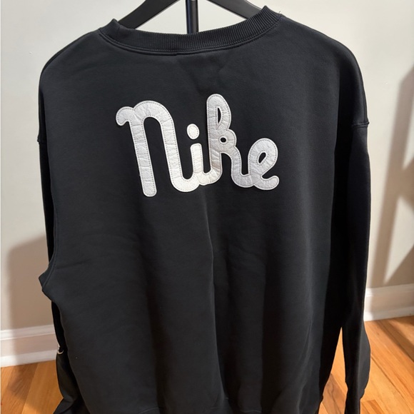 Nike Women’s Black Crewneck Sweater - Picture 2 of 4